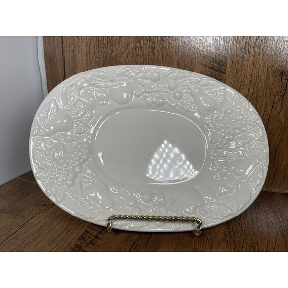 Oneida Other - Oneida White Embossed Fruit Gravy Boat Under Plate ONLY